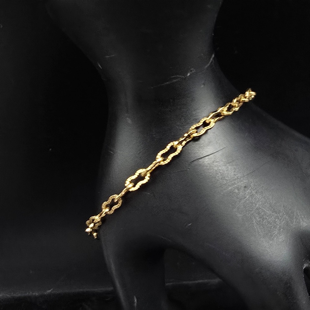 Avon Gold Tone Chain Link Bracelet Vintage Costume Jewelry BR223